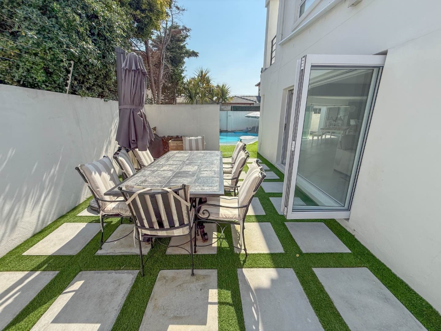 5 Bedroom Property for Sale in Sunset Beach Western Cape